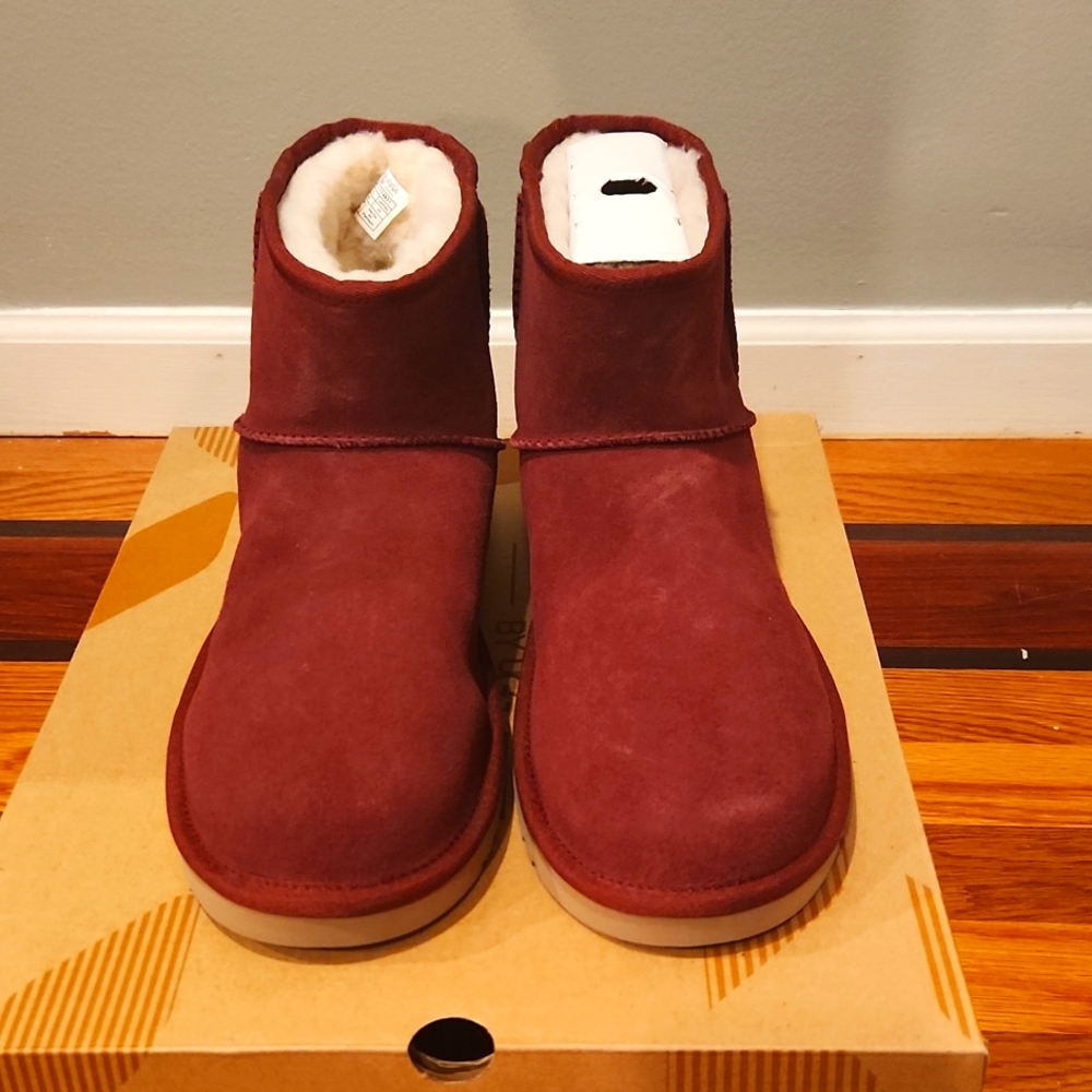 UGG mini boot